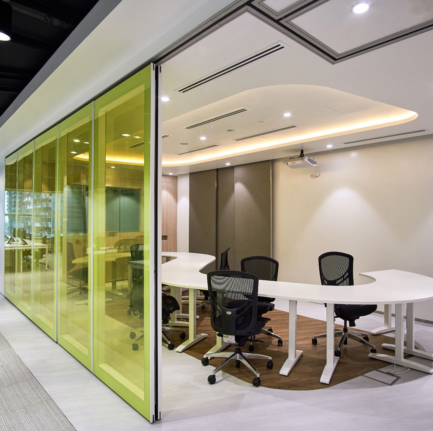 UOB SGX L21 workplace detail 1